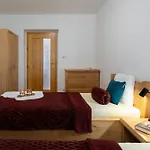 Spindl Self Check-in & Sauna Apartahotel 4*