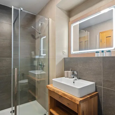 Spindl Self Check-in & Sauna Lejlighedshotel 4*
